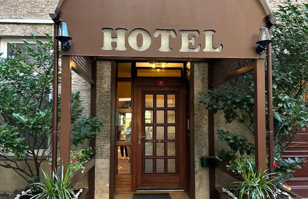 Hotel Adam-1